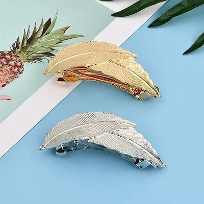 Immagine prodotto di Portarotolo per cucina e bagno con 2 clip adesive nere
