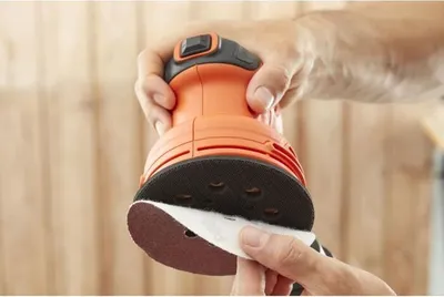 Produktbild von Exzenterschleifer BLACK+DECKER BEW210-QS, 230W, 125mm, mit 1 Schleifpapier und Staubbeutel