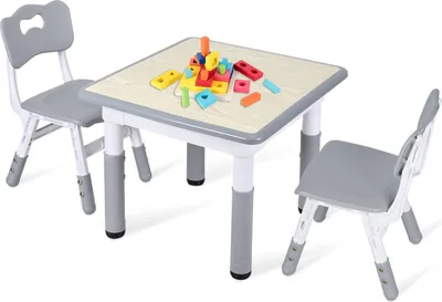 Immagine prodotto di Tavolo per bambini Ikodm con 2 sedie, regolabile in altezza, 60 x 60 cm, effetto legno grigio