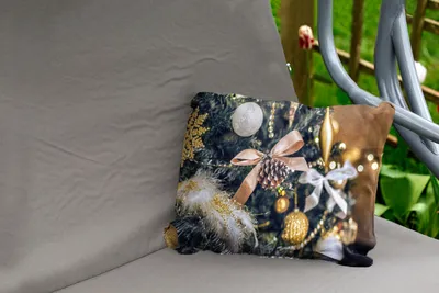 Produktbild von MuchoWow® Outdoor Kissen - Eine Nahaufnahme von Weihnachtsbaumschmuck - 50x30 cm - Wetterfest - Lounge Kissen - Sofa kissen - Wohnzimmer Dekoration