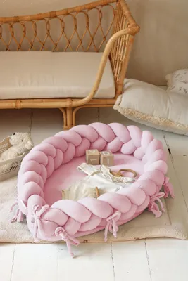 Produktbild von Babynest 2-in-1, Nestchen, & Bettschlange Hellrosa – Velours, handgeflochten, | Letino