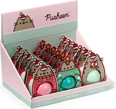 Produktbild von Weihnachtliche Badebomben „Pusheen the Cat“ in Geschenkbox