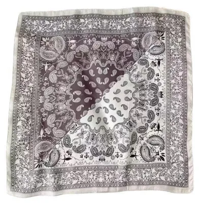 Obrázok produktu pre Dámská štvorcová šatka, polyester s vzhľadom hodviny, 70 x 70 cm, farba: svetlohnedá, biela, vzor paisley
