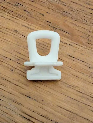 Produktbild von Unyqoos® 50 Stück Gardinenhaken – weiße Kunststoff-Gardinengleiter 9 mm Ø, 3,6 mm Abstand, passend für Gardinenschienen