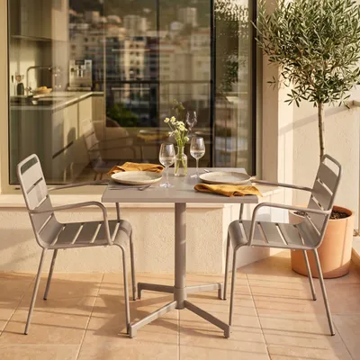 Image de Ensemble table 70 cm et 2 fauteuils de jardin en métal taupe - Oviala Palavas