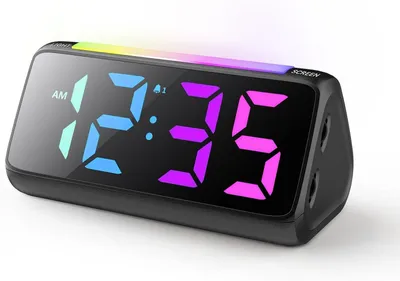Immagine prodotto di Sveglia digitale per camere da letto - Sveglia molto potente - Ideale per chi dorme profondamente - Con luce notturna RGB - Funzione "arcobaleno" per la visualizzazione dell'ora - Doppio allarme - Funzione snooze (ripetizione dell'allarme)