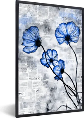 Produktbild von MuchoWow® MuchoWow® Gerahmtes Poster Blumen - Zeitungspapier - Blau 20x30 cm - Poster mit zchwarzem Bilderrahmen - Drucken - Bilder Poster im Rahmen
