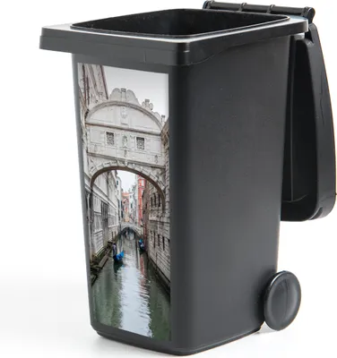 Produktbild von MuchoWow® Mülltonnenaufkleber Venedig - Brücke - Boot 44x98 cm - Containeraufkleber - Aufkleber - Mülltonnen-Aufkleber
