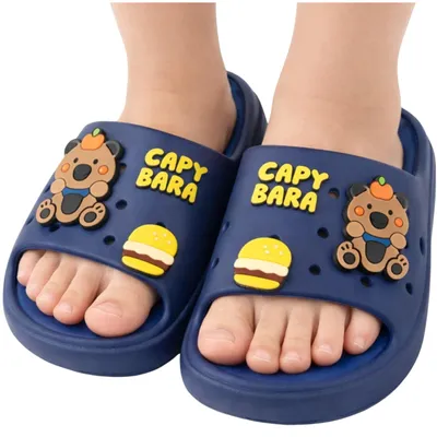 Produktbild von Kinder Clogs Capybara Gr. 28 – Leichte EVA Badeschuhe, Hausschuhe, Gartenschuhe, Rutschfest