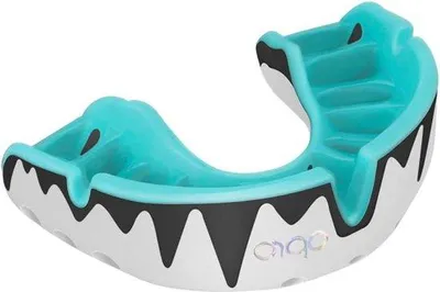 Productafbeelding van Famanu beschermmasker voor volwassenen en kinderen - wit, zwart, mintgroen - geschikt voor boksen, voetbal, MMA, hockey