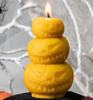 Produktbild von tea4chill Bienenwachskerze aus 100% Bienenwachs, Halloween Kürbis 3-fach aufeinander, 5,5 x 9cm, Dekoration für Halloween, lange Brenndauer, handgefertigt