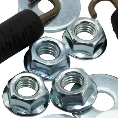 Immagine prodotto di Supporto per marmitta LeoVince, kit di fissaggio con viti, codice 308568601R, compatibile con Triumph 675 del 2011