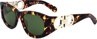 Imagen del producto de Gafas de sol para mujer Salvatore Ferragamo, fabricadas en acetato con detalles metálicos, modelo SF1082S