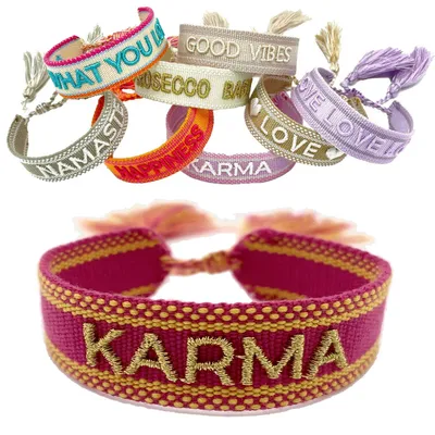 Produktbild von LS-LebenStil Canvas Statement Armband Karma Magenta Gold besticktes Stoffarmband gewebt textiles Quasten Spruch Boho Geschenk Freundschaftsarmband