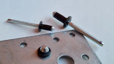 Produktbild von Edelstahl Nieten schwarz galvanisiert 6x13mm Flansch 12mm