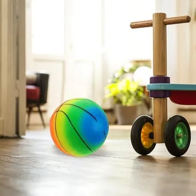 Produktbild von Regenbogenkugel und Ball für drinnen und draußen, Lernspielzeug, mehrfarbiger Basketball für das Outdoor-Training aus PVC