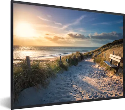 Produktbild von MuchoWow® Gerahmtes Poster Sonnenuntergang - Strand - Düne - Gras - Bank 40x30 cm - Poster mit Schwarzem Bilderrahmen Wandposter Rahmen Foto Bilder - Kunstposter - Wanddekorationen