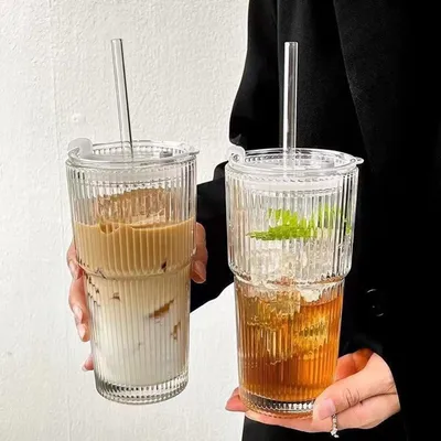 Immagine prodotto di Omgoods - Set di 2 bicchieri in vetro con coperchio e cannuccia (600 ml)