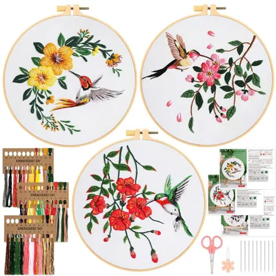Produktbild von Handstickset mit Blumen und Vögeln, 3 Stück