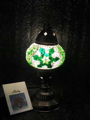 Produktbild von Handgemachte türkische Mozaiklampe mit grünem Stern – einzigartige orientalische Tischlampe für stimmungsvolles Licht