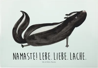 Produktbild von Mr. & Mrs. Panda schneidbrett Stinktier Yoga - Weiß - Geschenk, Skunk, Glasbrett, Großes Schneidebrett, Wildtier, Servierplatte, Namaste, Schneidplatte, Liebe