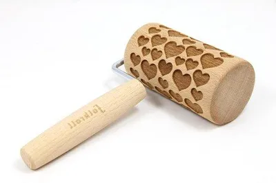 Produktbild von Famanu Mini-Teigroller Herzmotiv - Buchenholz 190x100x55mm
