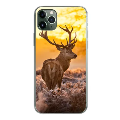 Produktbild von MuchoWow® Handyhülle Schutzhülle Hülle für iPhone 11 Pro Max Hirsche - Tiere - Sonnenuntergang - Winter - Heidekraut - Natur Silikon Softcase Handy Hülle - Schutz