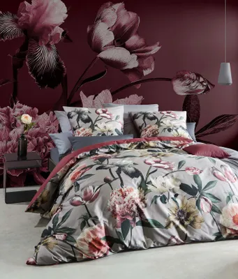 Produktbild von Fleuresse Mako-Satin Bettwäsche 155x220 Blüten Blätter Wende grau rot 114383-4