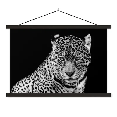 Produktbild von MuchoWow® Textilposter Leopard - Tiere - Schwarz - Weiß - Porträt 60x40 cm mit schwarzem Rahmen - Hölzernes