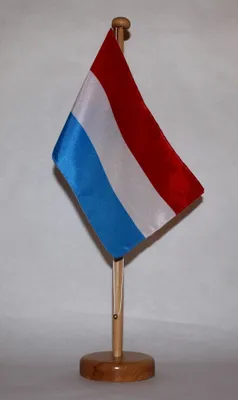 Produktbild von Tischflagge Luxemburg 25x15 cm mit Holzständer