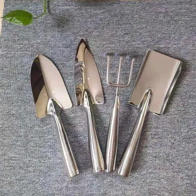 Produktbild von Vierdelig Set für Gartenarbeit, für Graben und Pflanzen, Metallischer Gartenmesser, Gartenmäher.