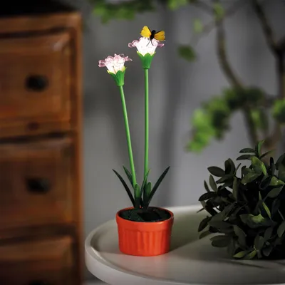 Produktbild von Solarbetriebene Gartenblume – Lila – 10 warmweiße LEDs – 32 cm – Solarbetriebene Glühbirne – Schaltet sich bei Dämmerung automatisch ein – Dekorative Außenbeleuchtung für Garten und Balkon [11735A]