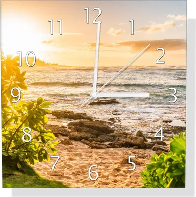 Produktbild von Wallario Design Wanduhr Strand im Morgenlicht aus Echtglas, Größe 30 x 30 cm