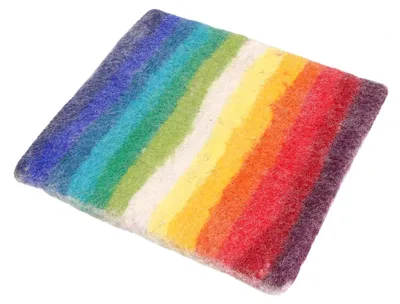 Produktbild von Filzstuhlauflage, Boho Sitzkissen, Handgefertigtes Eckiges Filzkissen 35x35 cm - Regenbogen