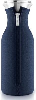 Produktbild von Eva Solo Kühlschrankkaraffe mit Anzug Navy blue 1 Liter