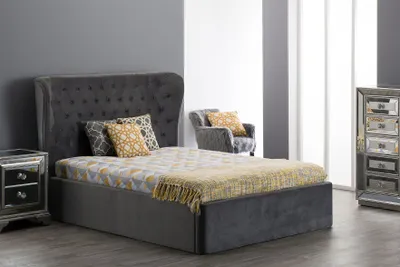 Produktbild von Chesterfield Design Bett 180x200cm Graue Schlafzimmer Betten Hotel Polster Luxus
