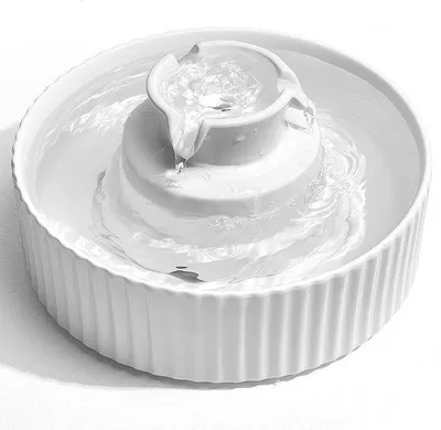 Image de Fontaine à eau en céramique pour chats, 2,1 L, source d'eau silencieuse avec filtre à charbon actif Katoenen, pour plusieurs animaux, blanche