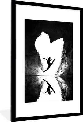 Produktbild von MuchoWow® Gerahmtes Poster Ballett - Herz - Höhle - Schwarz - Weiß 60x90 cm - Poster mit Schwarzem Bilderrahmen Wandposter Rahmen Foto Bilder - Dekoration - Wandposter Wohnzimmer - Hochwertig
