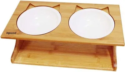 Produktbild von Famanu Futter- und Wassernapfständer aus Holz - Neigungswinkel für komfortableres Fressen