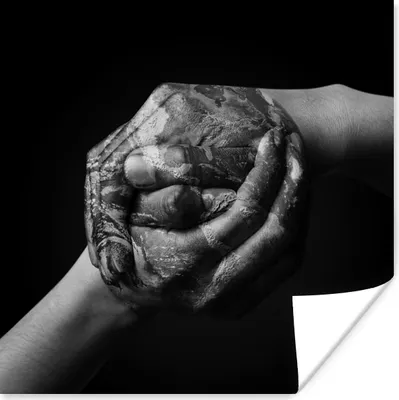 Produktbild von MuchoWow® Poster Erde - Hand - Schwarz - Weiß 30x30 cm - Wandposter - Printing