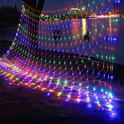 Immagine prodotto di Ikodm, catena luminosa a LED, rete luminosa con 300 LED, dimensioni 4,5 x 1,6 metri, multicolore, grado di protezione IP44, 8 modalità con funzione di memorizzazione, ideale per giardino, balcone, Natale