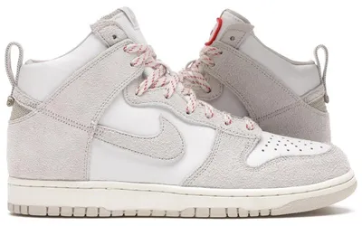 Imagen del producto de Nike Dunk High Notre en color Light Orewood Brown, talla EU 49.5