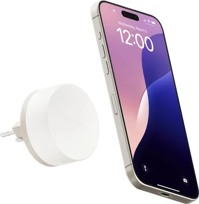 Image de Twelve South PowerBug EU Chargeur sans Fil (35W) – Transforme une Prise en Station de Recharge – Charge Rapide Jusqu'à 35W – Compatible avec Smartphones Qi2 et MagSafe, iPad, AirPods