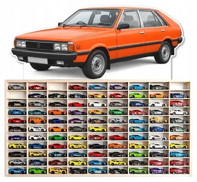Modellauto-Regal für 80 Autos 1:64 – Wandregal & Setzkasten für Spielzeugautos, Limousinen-Motiv, Birken-Sperrholz – mit Modellautos an der Wand