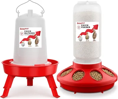 Immagine prodotto di Distributore automatico per mangime per pollame e abbeveratoio, capacità 1 litro e 1,5 litri, con 3 gambe regolabili, per polli