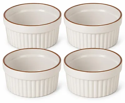 Immagine prodotto di Benza – Stampini per crème brûlée – Set da 4 pezzi, capacità 200 ml – Stampini in porcellana adatti al forno – Diametro 9 × 4,6 cm – Bianco opaco con bordo marrone, Immagine generata dall'IA