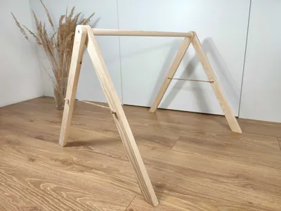 Produktbild von Montessori detské ihrisko pre bábätká s senzorickými zavesenými hračkami z prírodného ekologického dreva