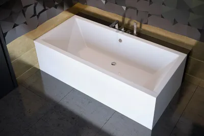Produktbild von BADLAND Badewanne Rechteck Quadro 180x80 mit Acrylschürze, Füßen und Ablaufgarnitur GRATIS
