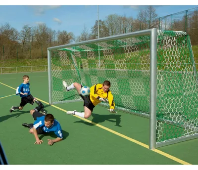 Produktbild von Sport-Thieme Jugend-Fußballtornetz "Schachbrettmuster", Rot-Weiß, 80/150 cm
