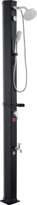 Productafbeelding van Douche met zonneboiler, 40 liter inhoud, douchekop op 205 cm hoogte, voor buitengebruik. Uitgevoerd met een handdouche en een voetkraan, met instelbare warmte (warm en koud water). Vrijstaand model, geschikt voor gebruik bij zwembaden, op het strand of in de tuin. Kleur: zwart